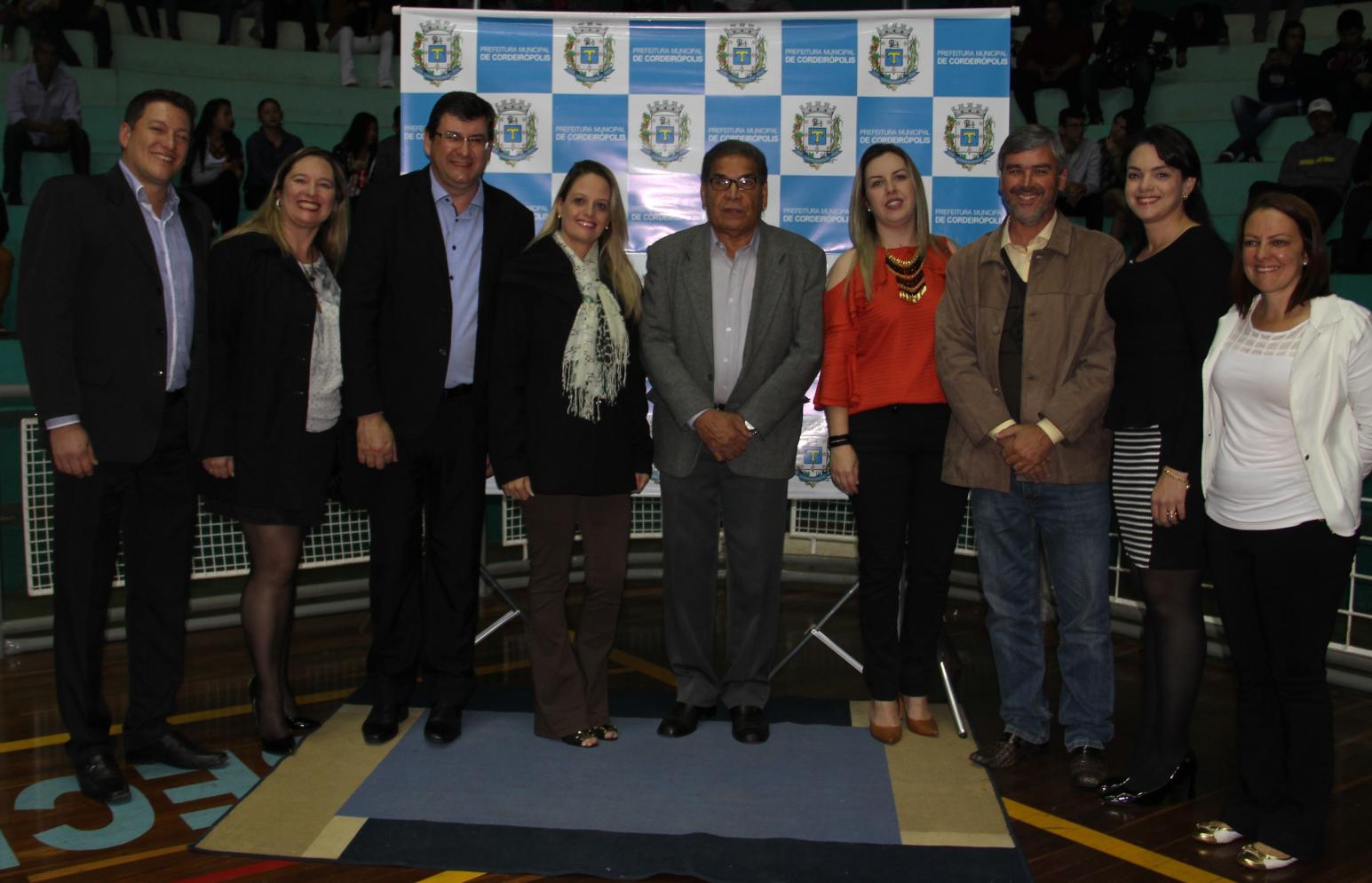 Alunos do PEAD recebem certificado do Time do Emprego em uma noite emocionante