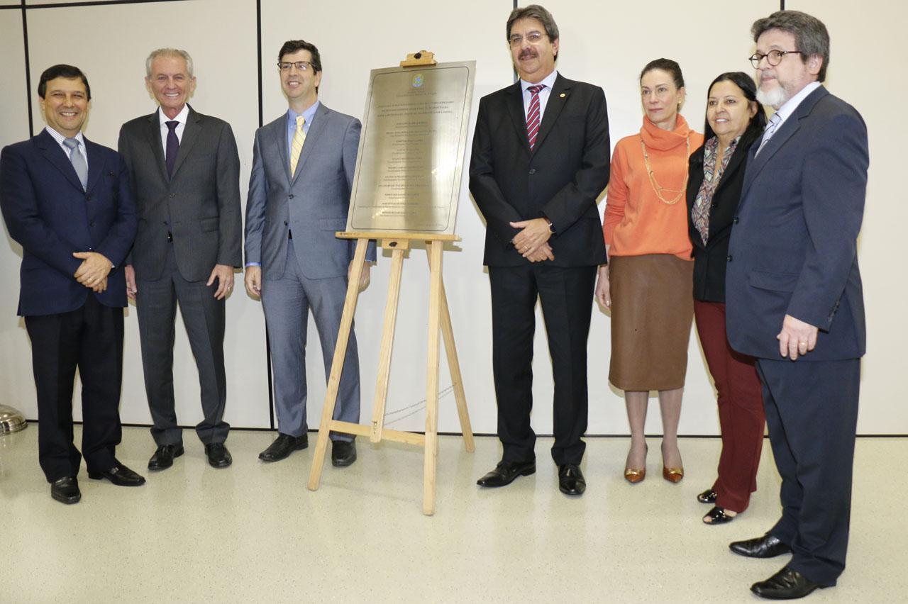 Prefeito de Limeira participa da inauguração do Cejusc-JT