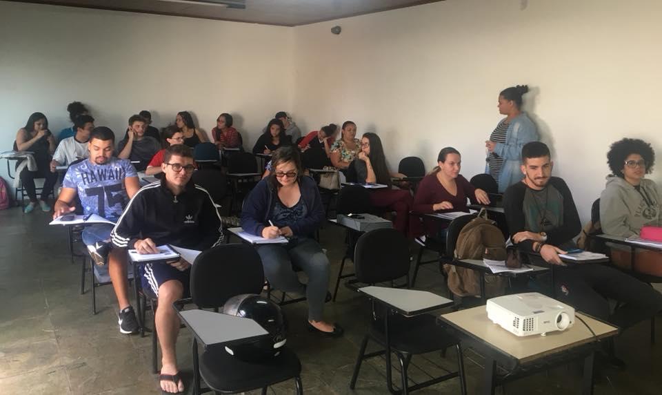 60 alunos participam dos cursos de Auxiliar Administrativo e de Contabilidade