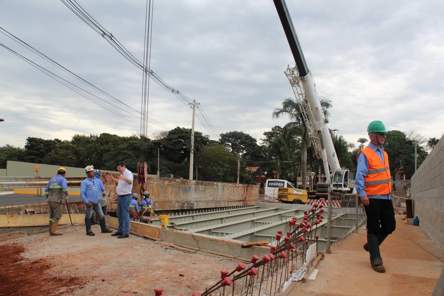 Obras dos viadutos do complexo viário 