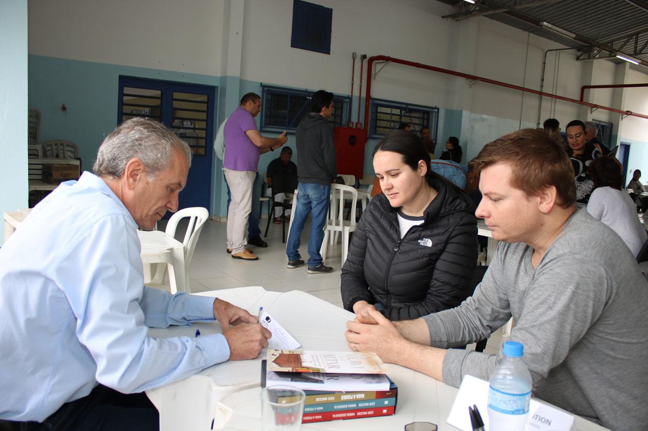 Prefeito no Bairro realiza 100 atendimentos em sua 21ª edição