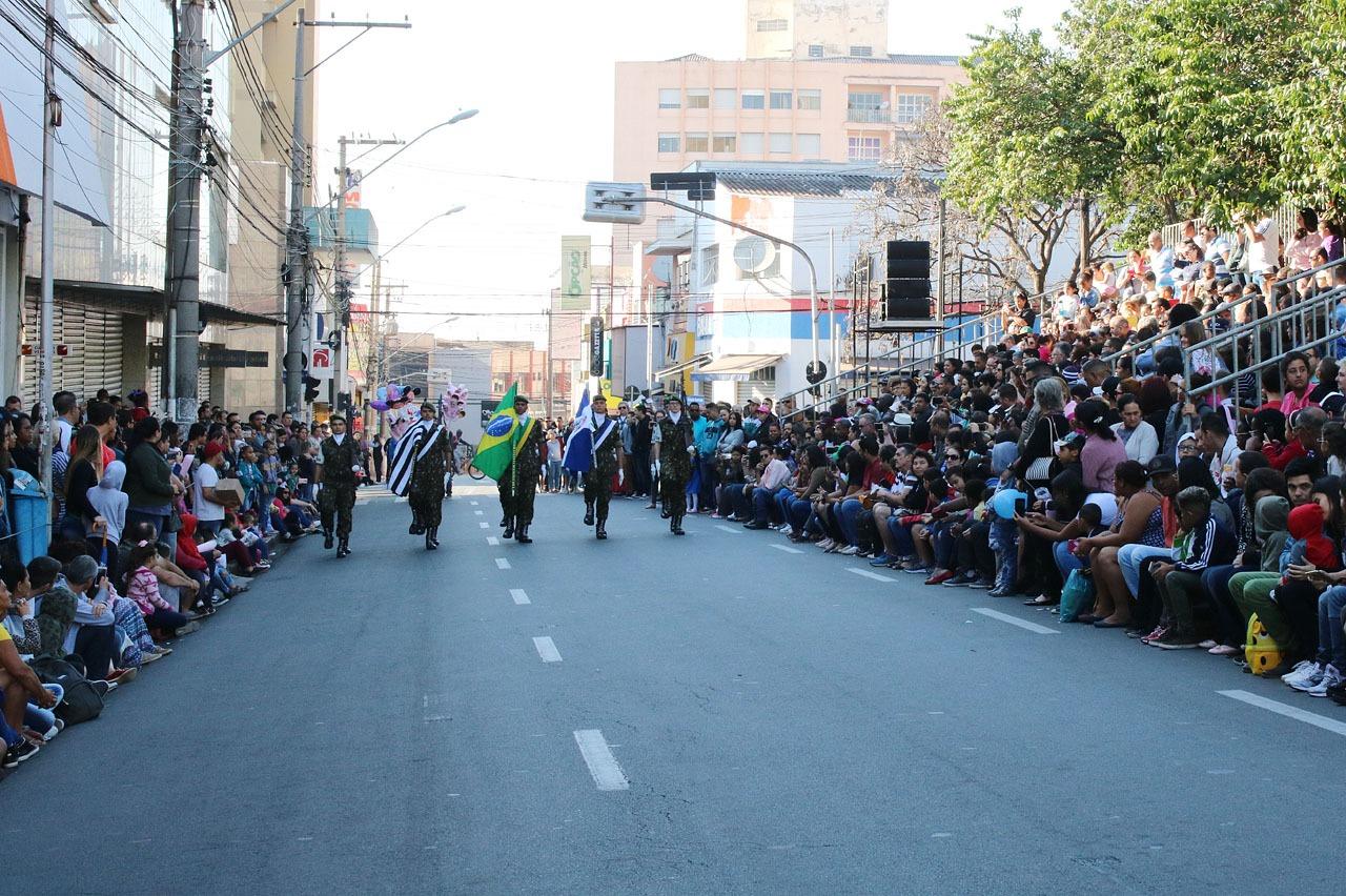 Desfile de 7 de setembro em Limeira reúne público de 10 mil pessoas