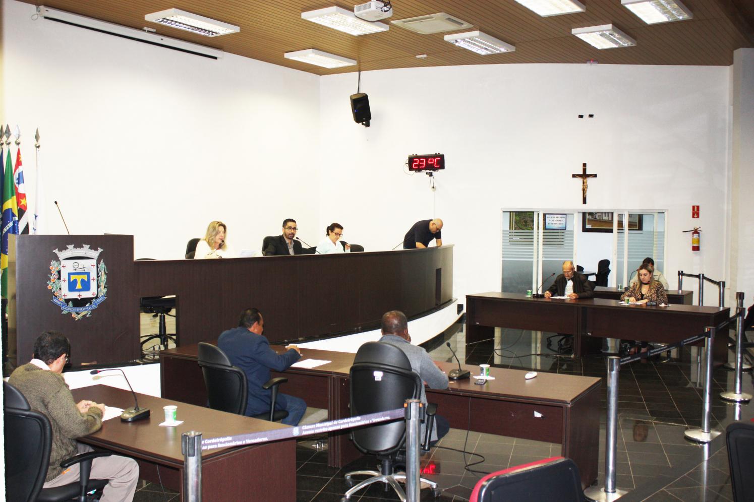 Sessão recebe requerimento e indicações para discussão e aprovação