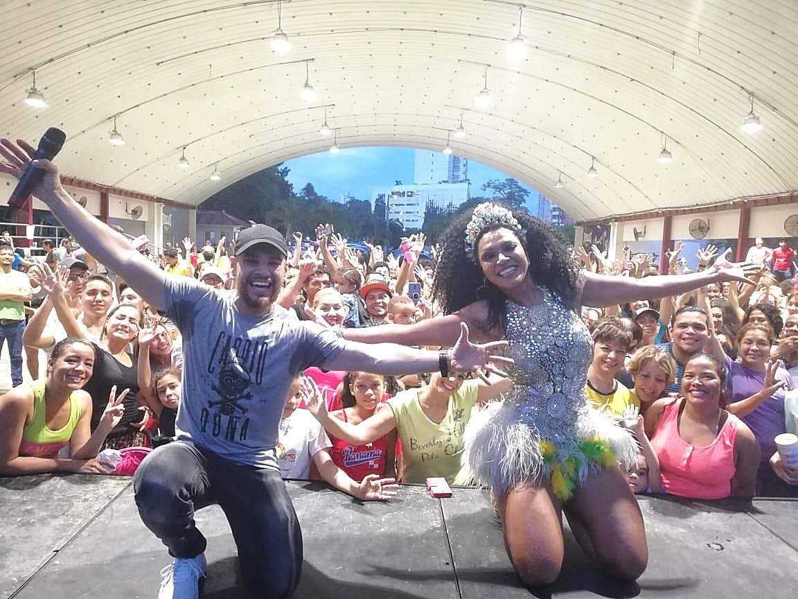 Simone Sampaio e Cantor Rodrigo Marim abrilhantam primeira edição do Brazilian Day no Panamá