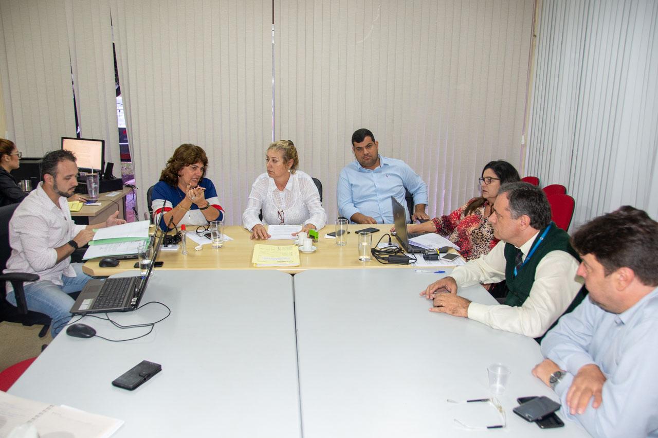 Sai acordo para texto de projeto que regulamenta transporte por plataforma