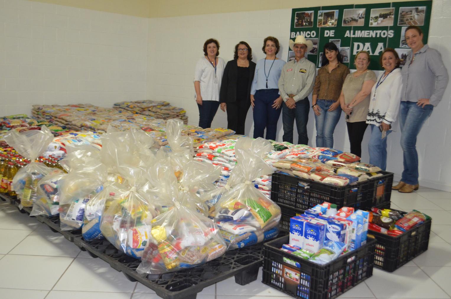 Entrega de alimentos arrecadados no Rodeio de Limeira 2018