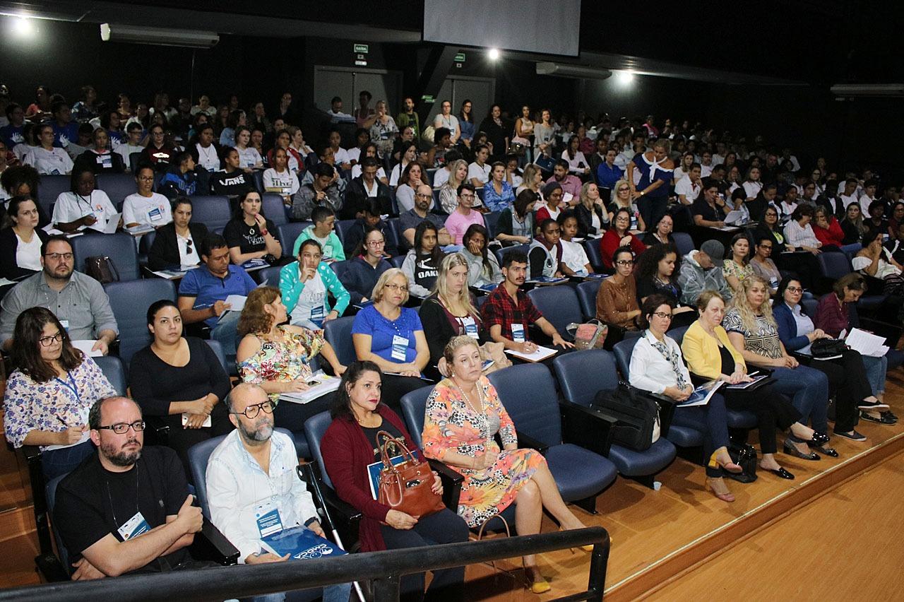 Conferência debate direitos de crianças e adolescentes e define propostas de políticas públicas