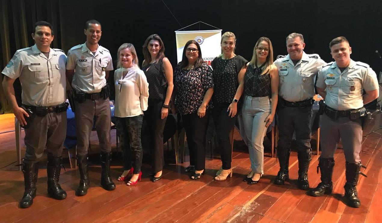Alunos da escola Geraldo Rocha participam de solenidade do programa “Pé na Estrada”