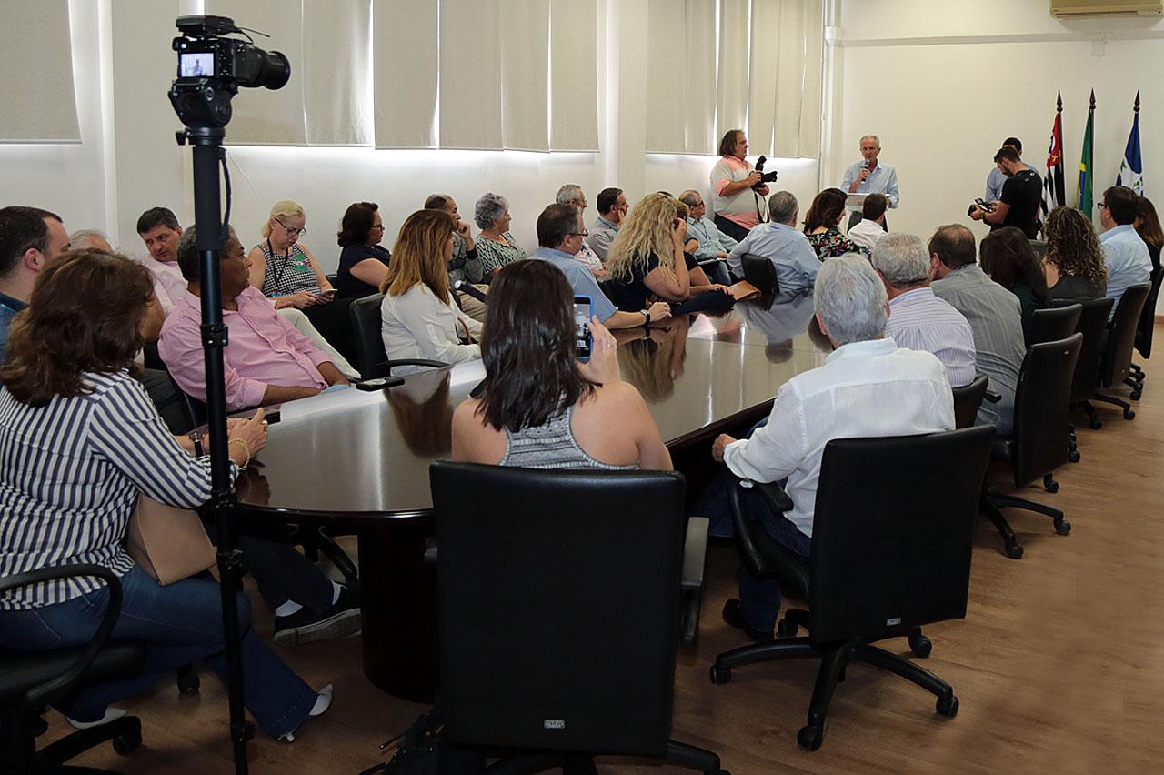 Prefeito anuncia vinda da Universidade São Judas e reitora confirma curso de medicina em Limeira