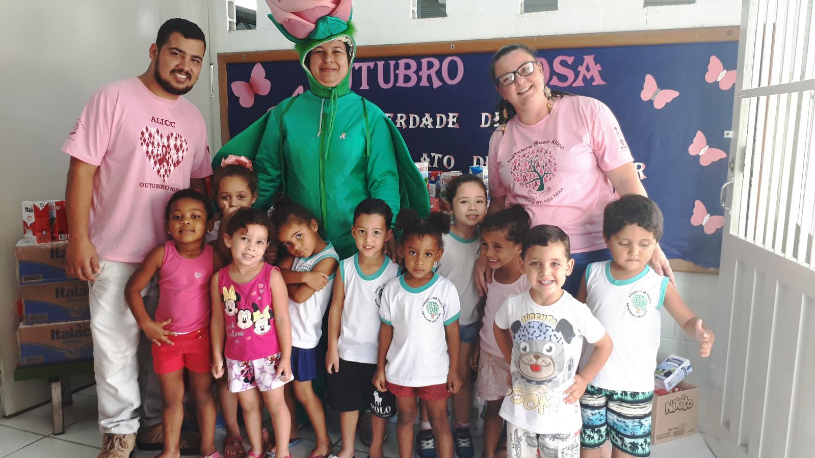 Escola municipal de Limeira arrecada leite para Alicc