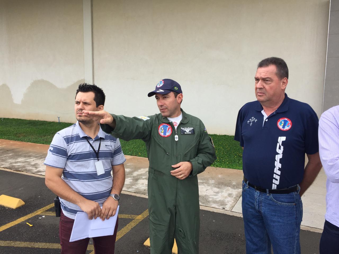 Esquadrilha da Fumaça acerta detalhes para apresentação em Limeira