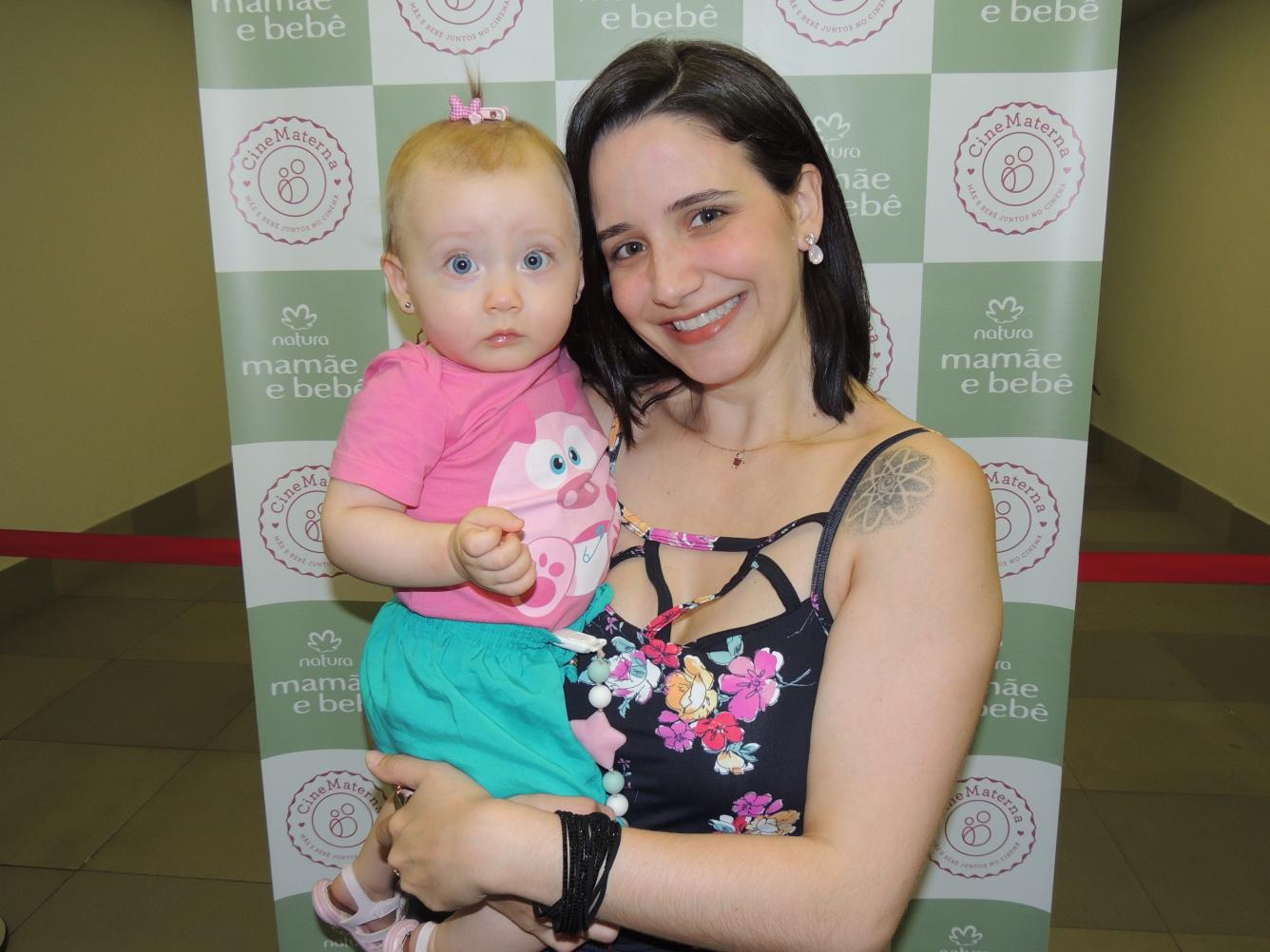 Mães elogiam Cinematerna e aguardam a próxima sessão
