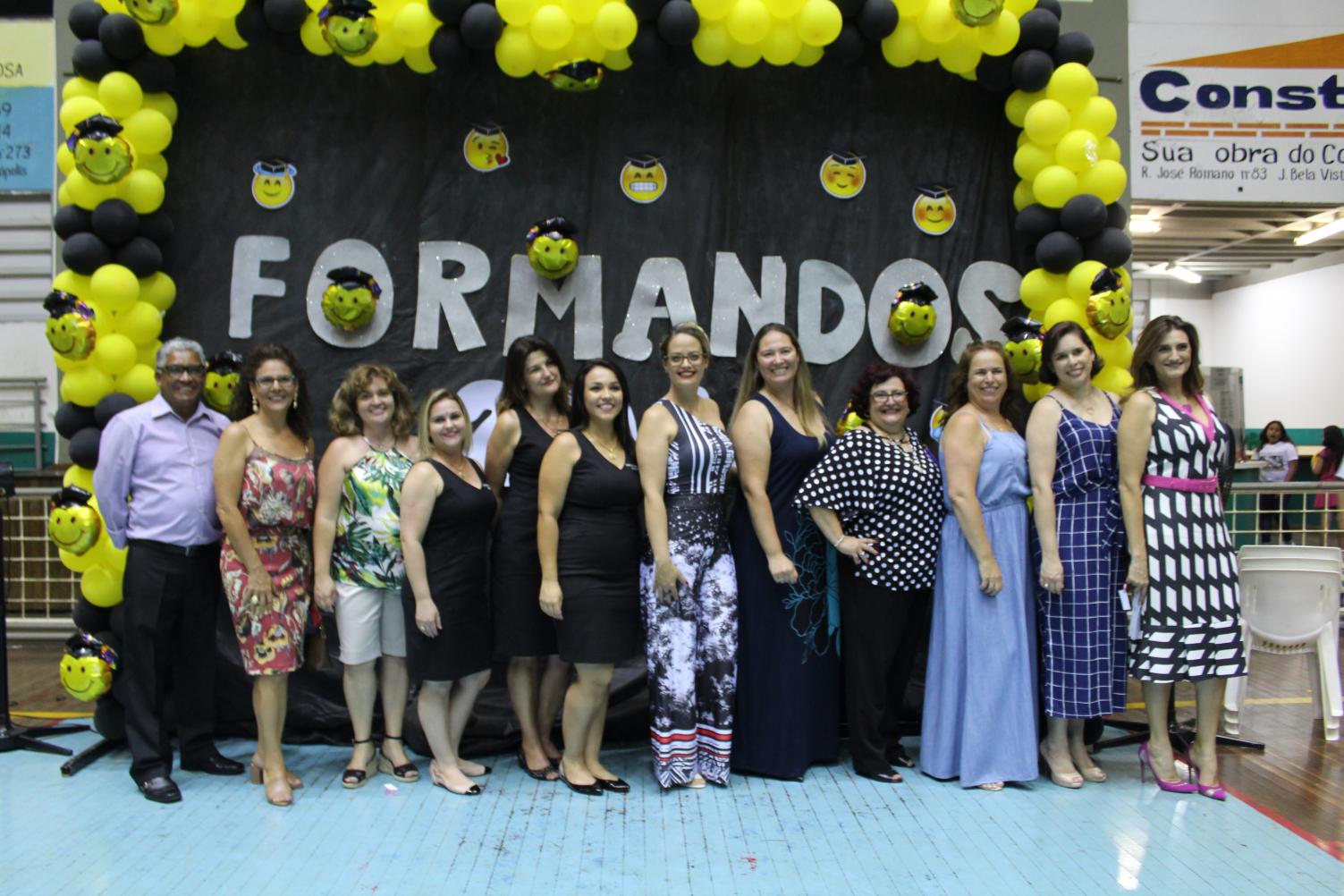Noite de despedida e emoção na formatura do EJA e Ensino Fundamental em Cordeirópolis