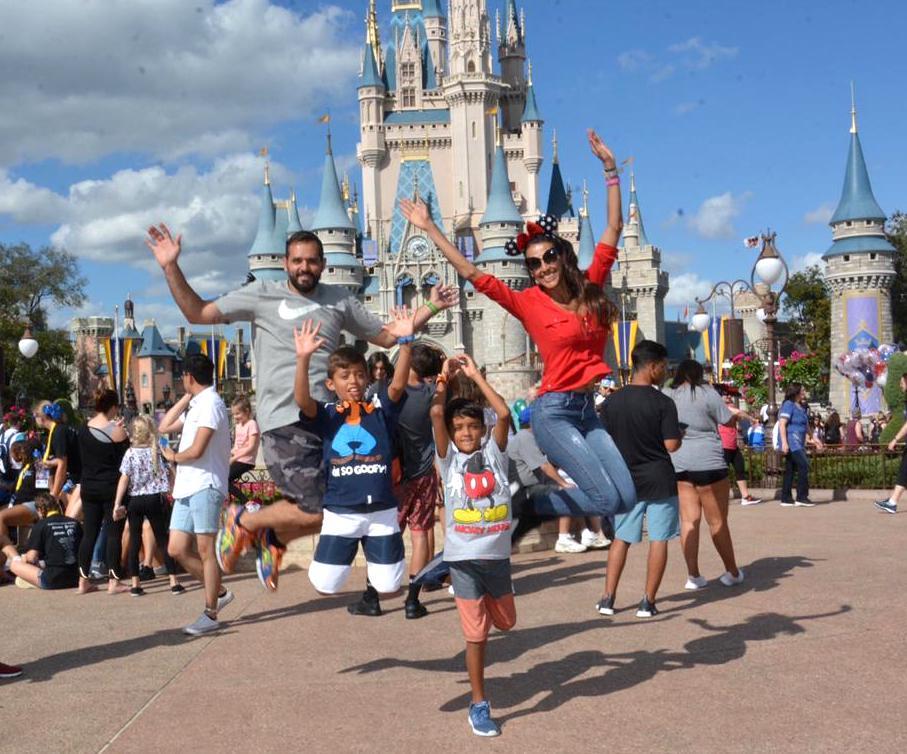 Mamãe fitness Gabi Lubies dá dicas para fazer viagem internacional com crianças