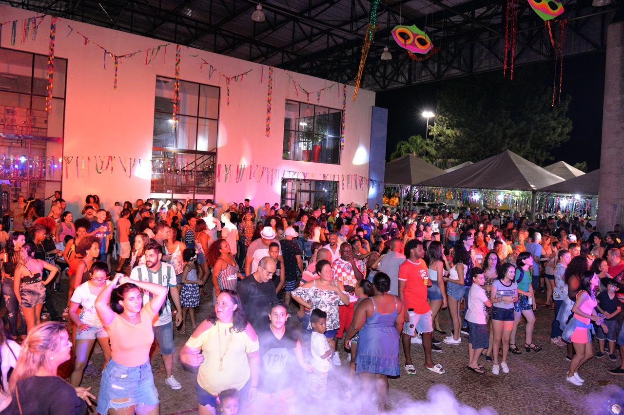Carnaval de Limeira reúne mais de 10 mil pessoas em quatro dias de evento; aspecto familiar é elogiado