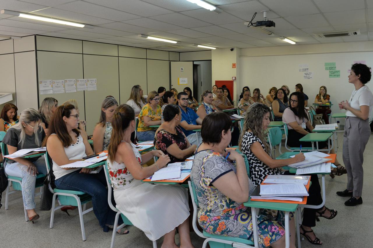 Gestores escolares se reúnem e debatem foco de atuação do PVE em 2019