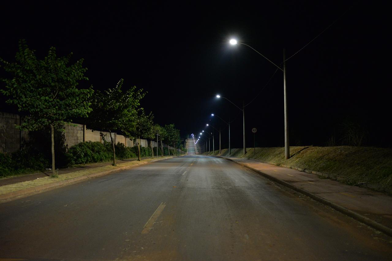 Iluminada, via que liga Lopes a Tatu em Limeira atende demanda de 30 anos