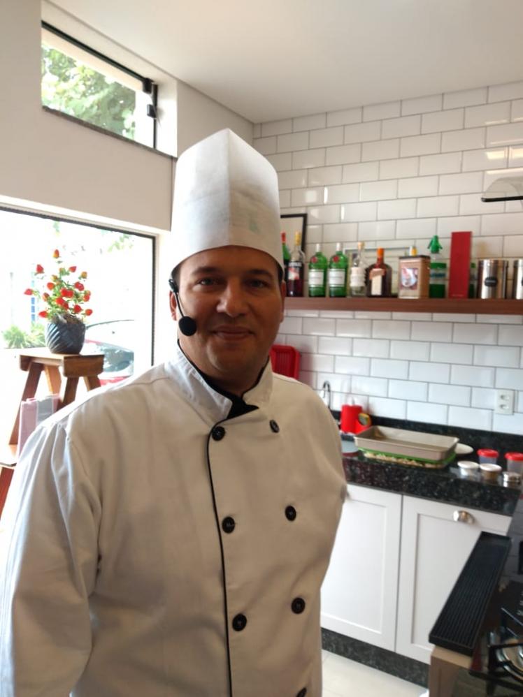 Hoje é dia de bavette com pesto no Gastrô Nações
