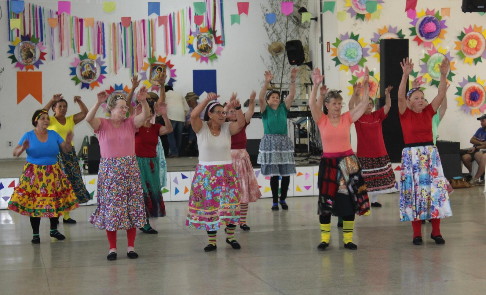 Grupo da terceira idade de Cordeirópolis realiza festa junina