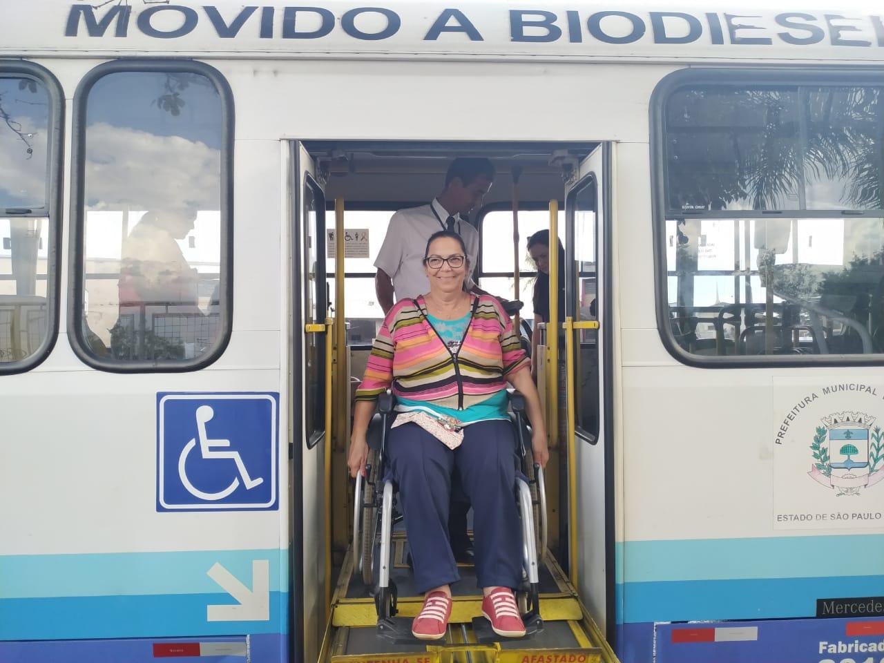 Atendidos pela Ainda recebem palestra sobre ônibus