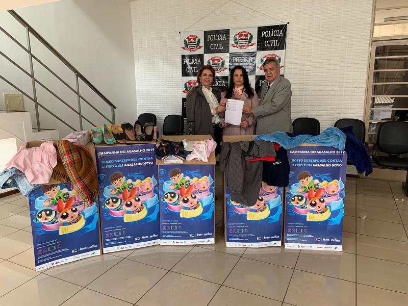 Polícia Civil em Limeira entrega doações para a Campanha do Agasalho