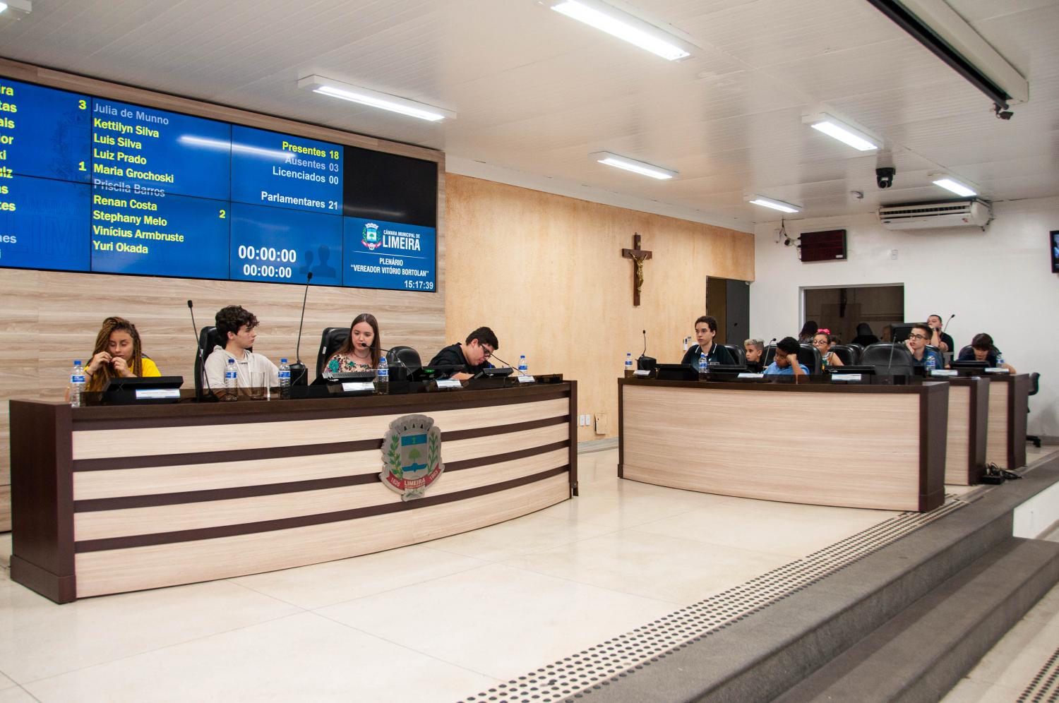 Vereadores juniores de Limeira apresentam novos requerimentos e indicações
