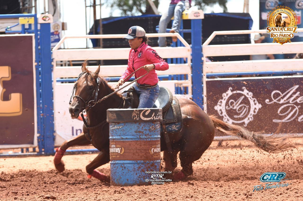 Finalista do Campeonato Nacional de Três Tambores ANTT também treina seus cavalos