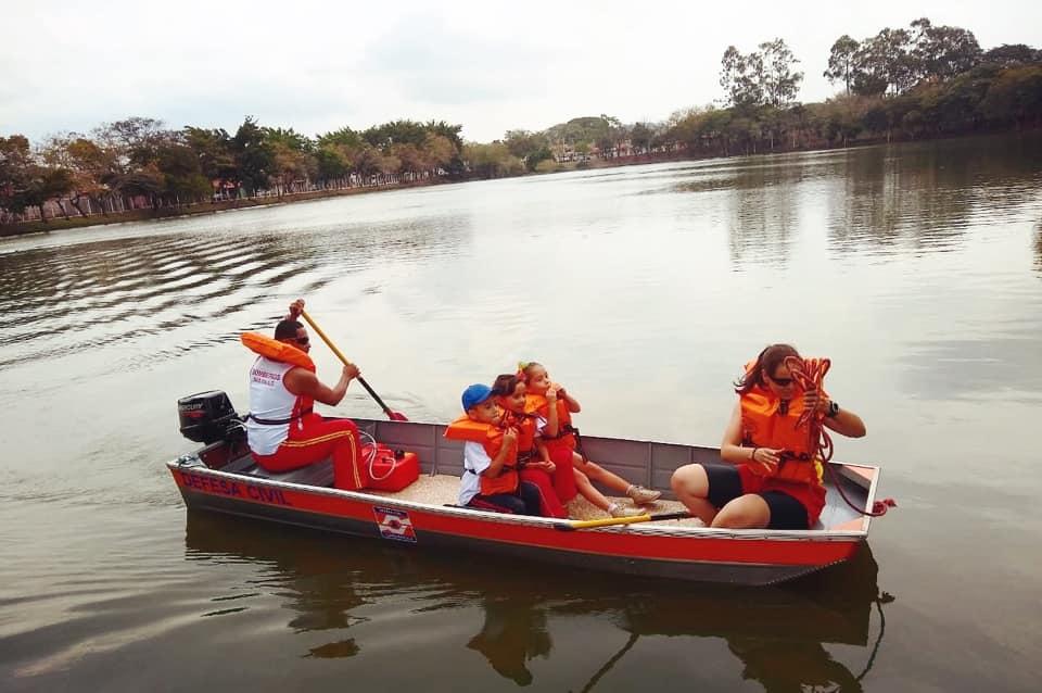 Alunos da rede pública de Cordeirópolis participam de passeio ecológico no Lago União