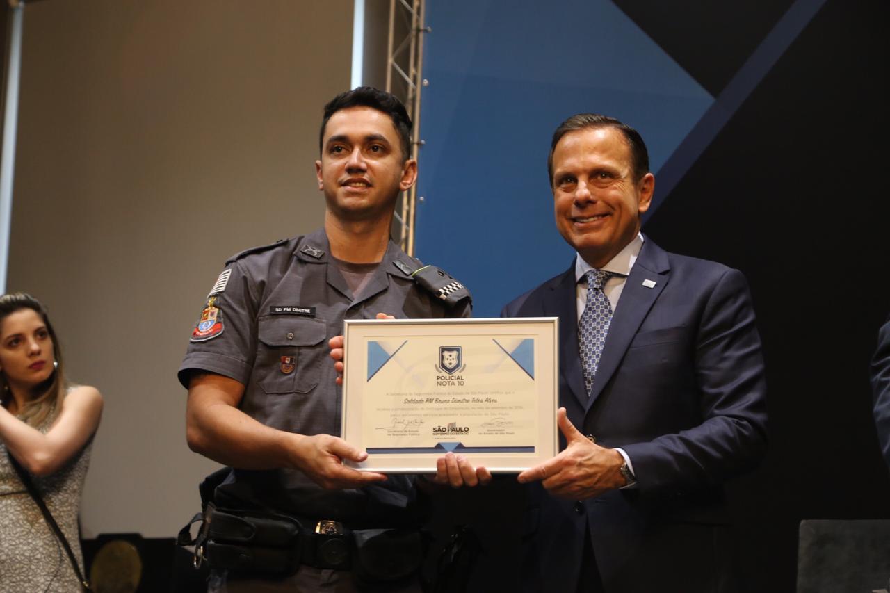 Policiais nota 10 do Estado são homenageados