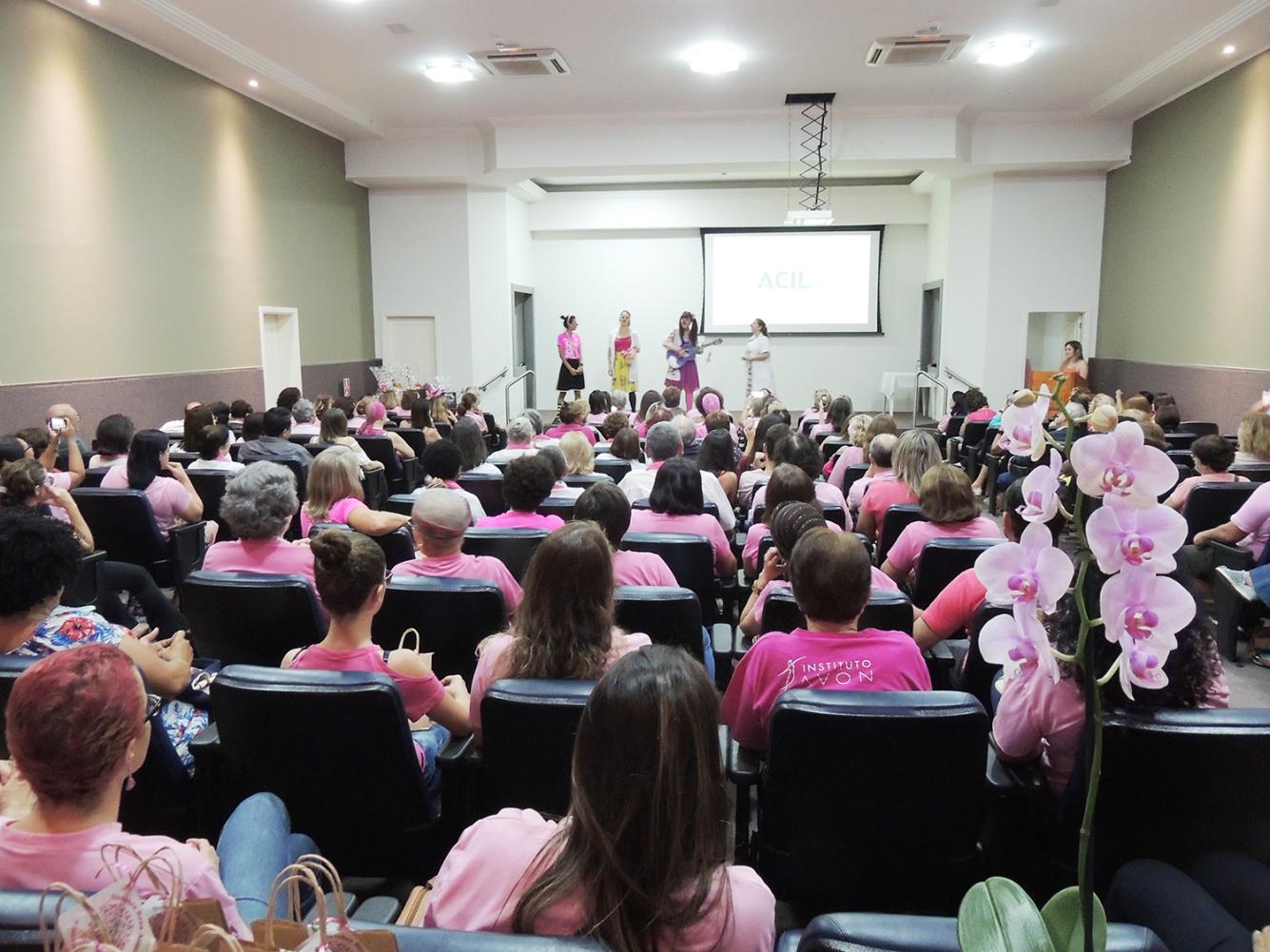 ACIL realiza evento do Outubro Rosa com palestra gratuita de conscientização