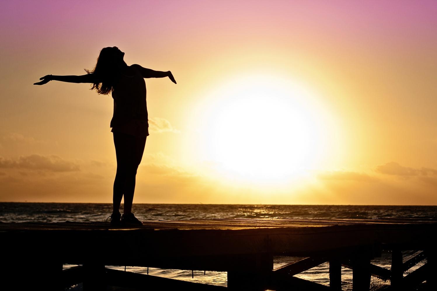 Vitamina D tem papel importante no tratamento contra depressão, diz estudo