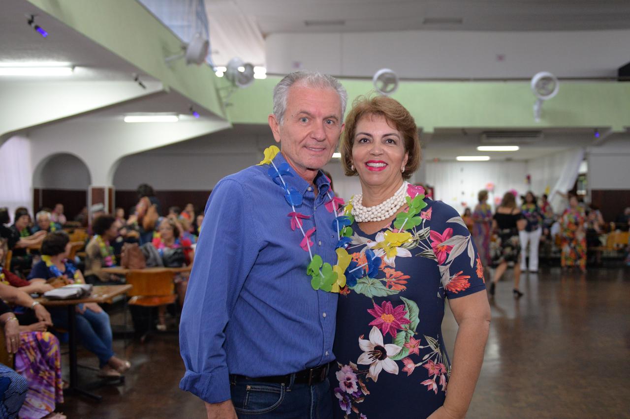 Fundo Social em Limeira leva mais de 400 idosos ao Baile do Havaí