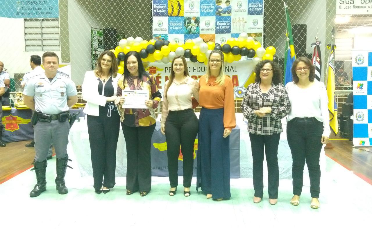 Cerca de 200 alunos participam da 1ª formatura do Projeto Educacional “Pé na Estrada”