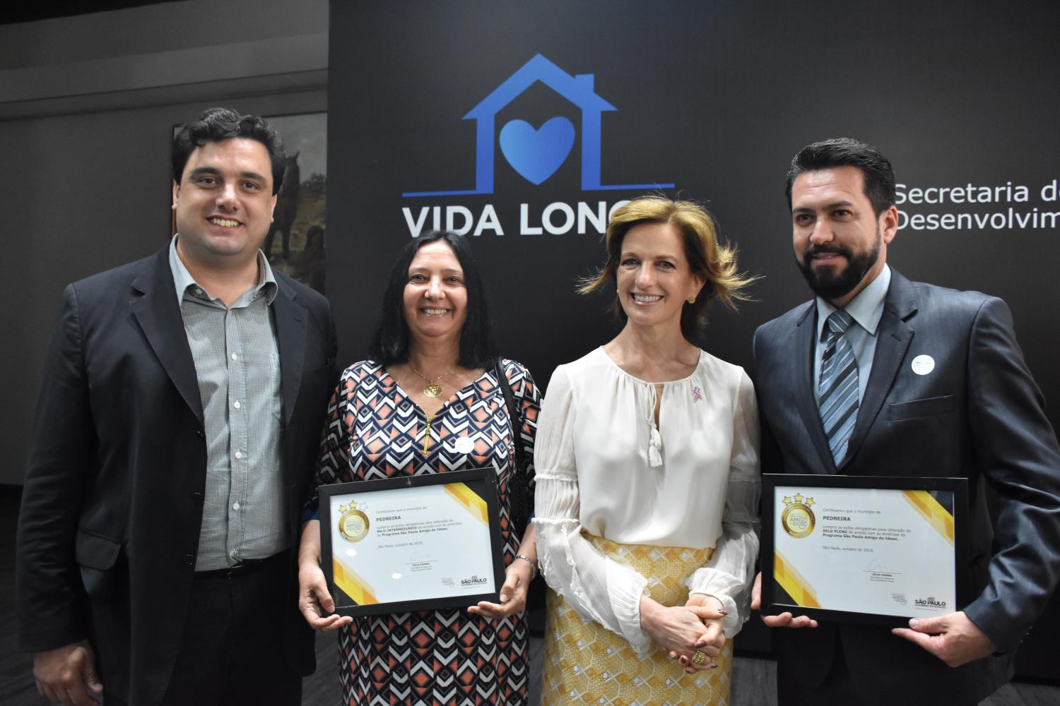 Governo de SP entrega Selo Amigo do Idoso para 20 municípios