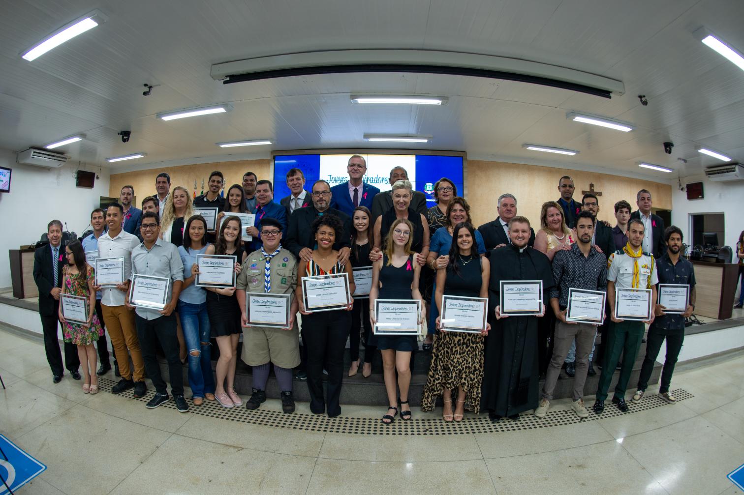 Câmara de Limeira entrega diploma a Jovens Inspiradores