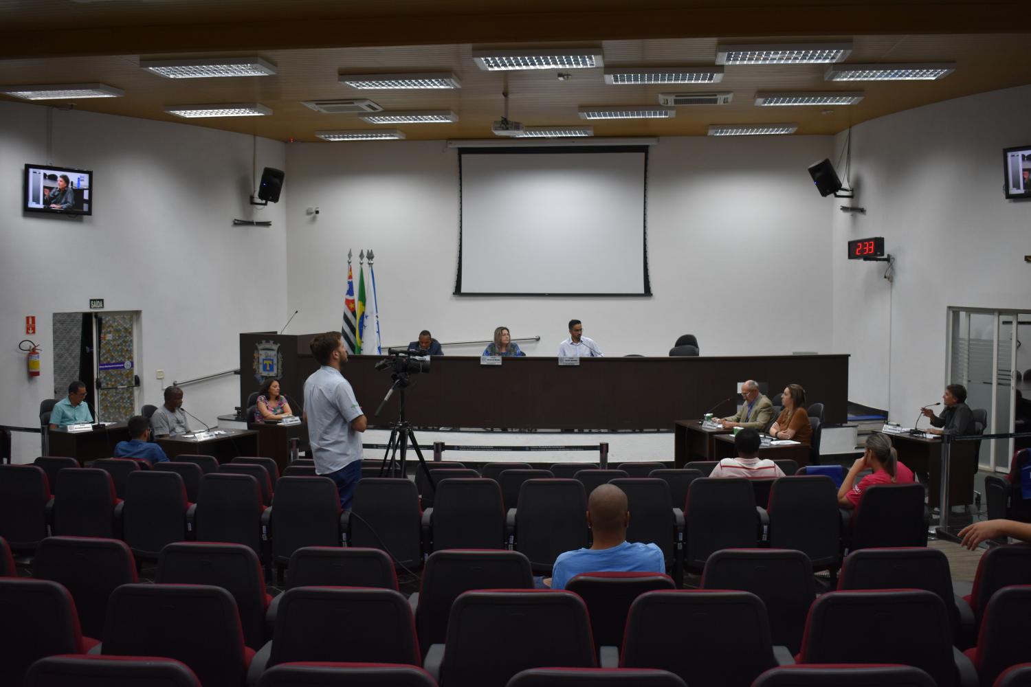 Vereadores de Cordeirópolis aprovam projeto de cessão de uso de veículo à Apae