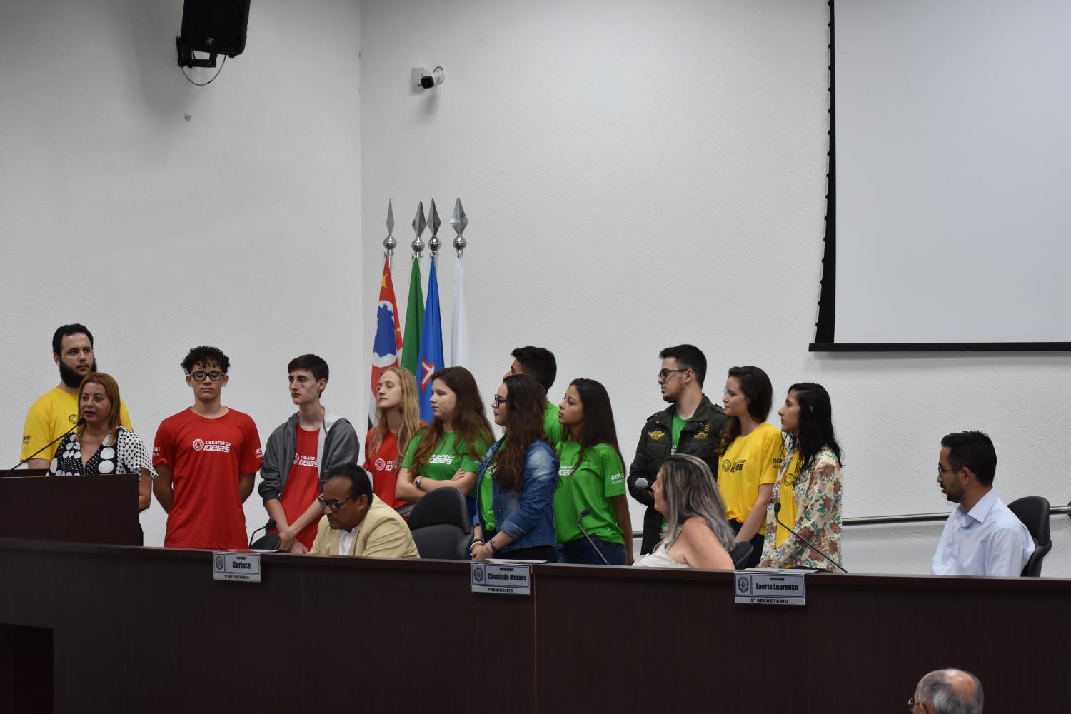 Alunos usam Tribuna Livre para contar experiência durante Inova Indústria