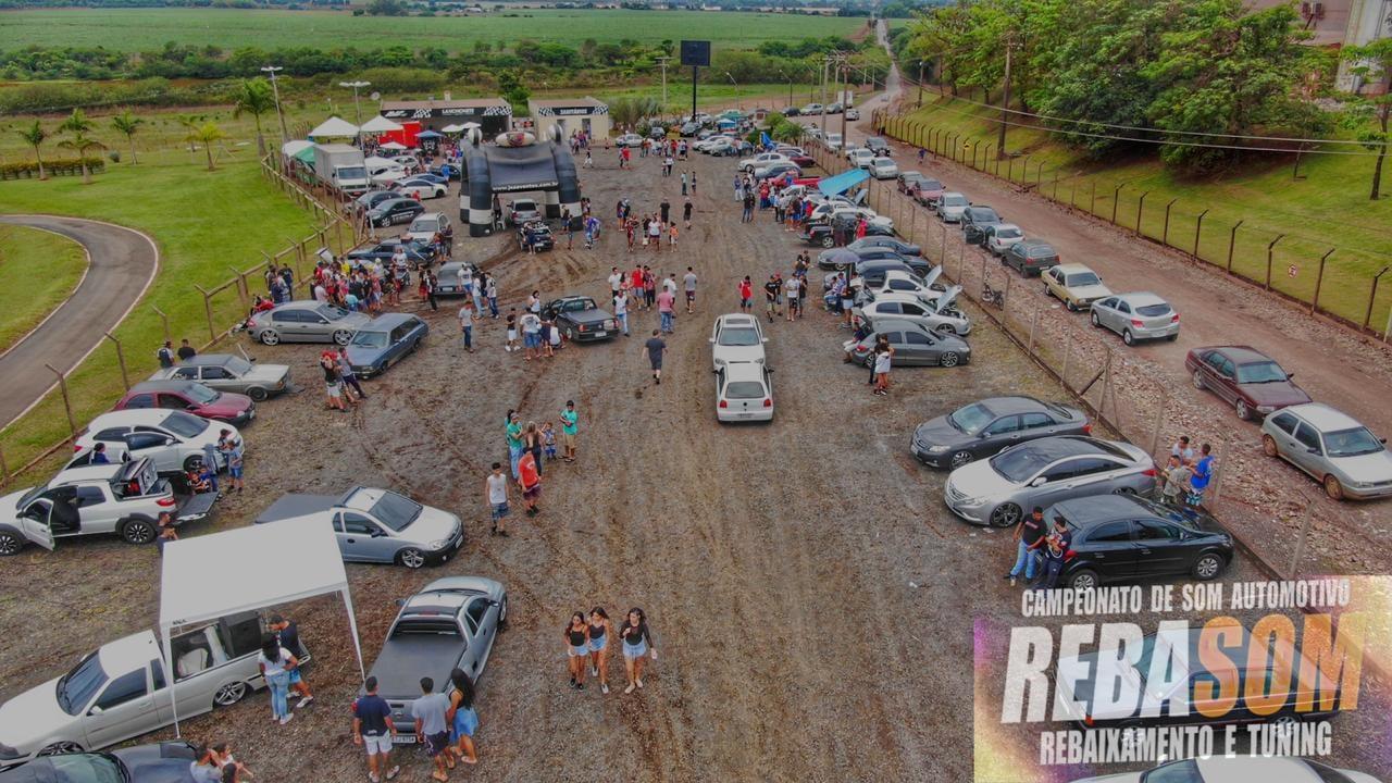 Campeonato de som automotivo e carros rebaixados agita o domingo