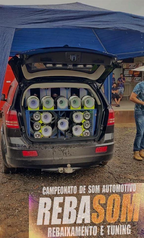 Campeonato de som automotivo e carros rebaixados agita o domingo