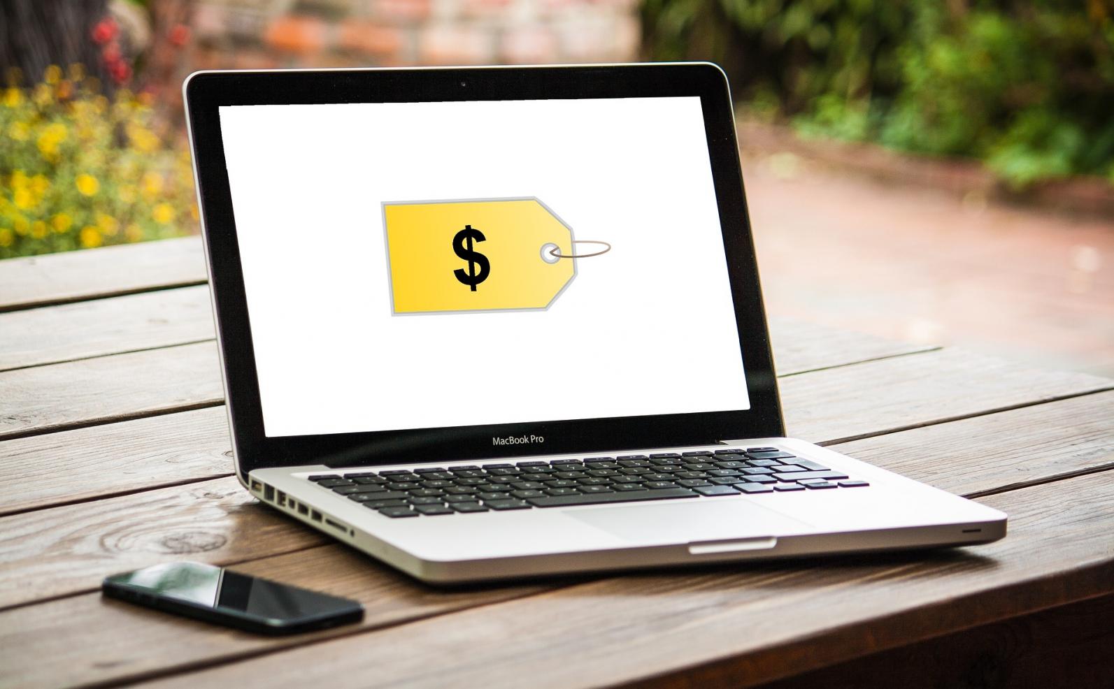Professor do Mackenzie alerta sobre fraudes na Black Friday via internet