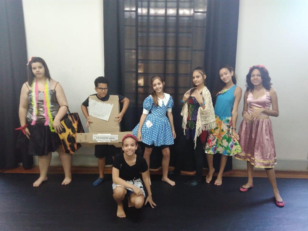 Alunos do curso de teatro apresentam espetáculos com a temática do Meio Ambiente