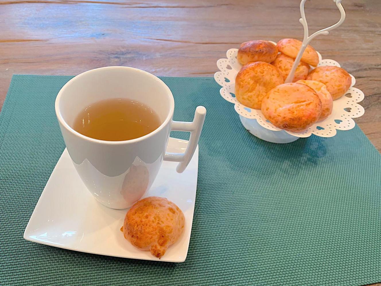 Aprenda a receita de pão de queijo saudável e saboroso para comer sem culpa