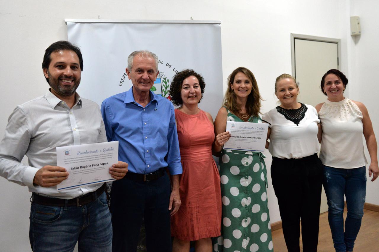 Prefeito de Limeira homenageia professores; Encceja tem recorde de inscritos