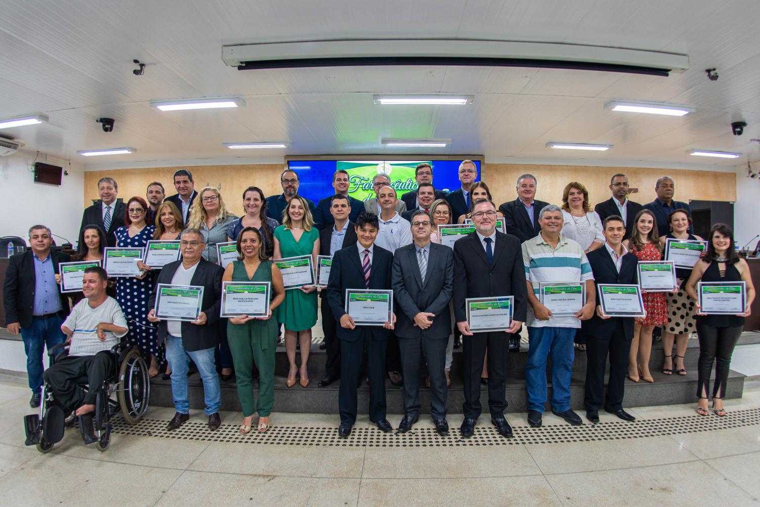 Farmacêuticos são homenageados na Câmara de Limeira