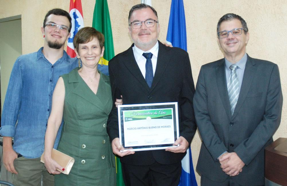 Farmacêutico do Hospital Unimed Limeira é homenageado