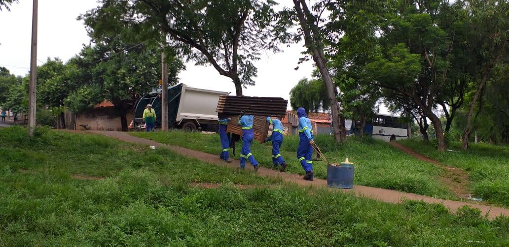 Prefeitura de Limeira faz abordagem social em área verde do Jd. Alvorada