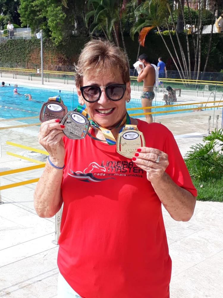 Professora do ISCA/Acadêmico é campeã paulista de natação master