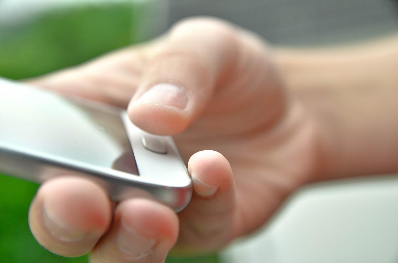 Sharenting: Exposição dos filhos nas redes sociais é problema moderno com sérias consequências