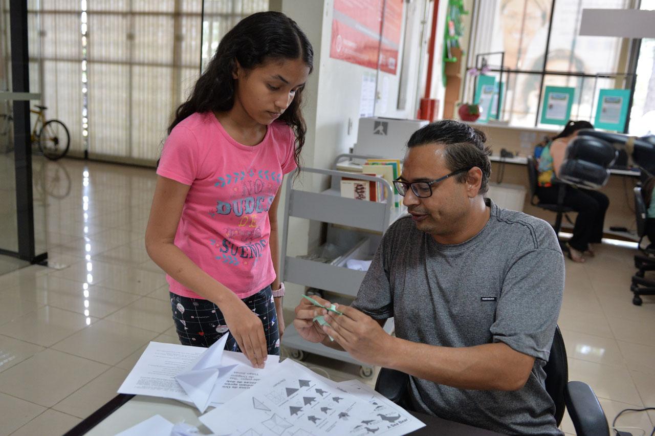 Oficina de origami leva arte japonesa para crianças em Limeira