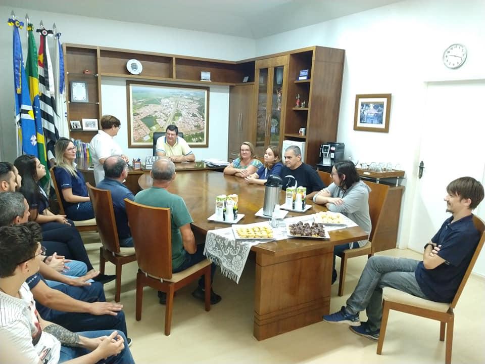 Dia do Farmacêutico: Servidores recebem homenagem na Prefeitura de Cordeirópolis